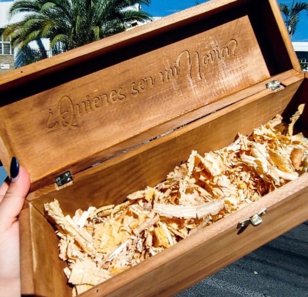 Caja de madera Mediana (perfecta para botella de vino)