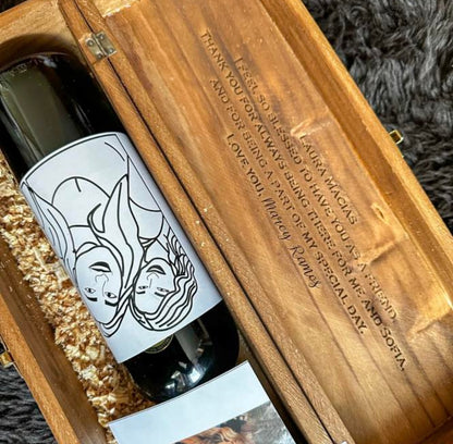 Caja para padrinos, madrinas, damas de honor con botella y diseño de foto