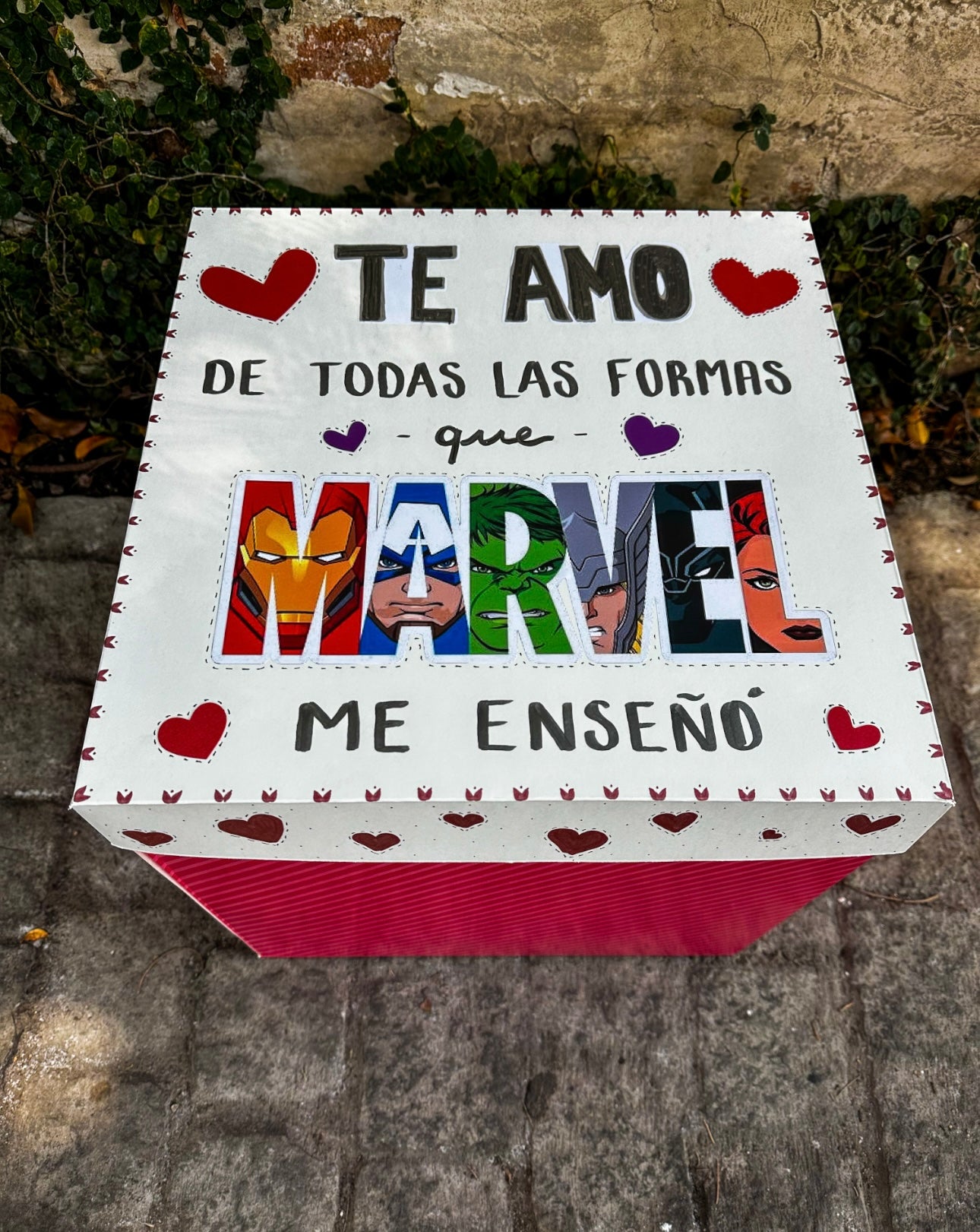 Caja Marvel personalizada con fotos