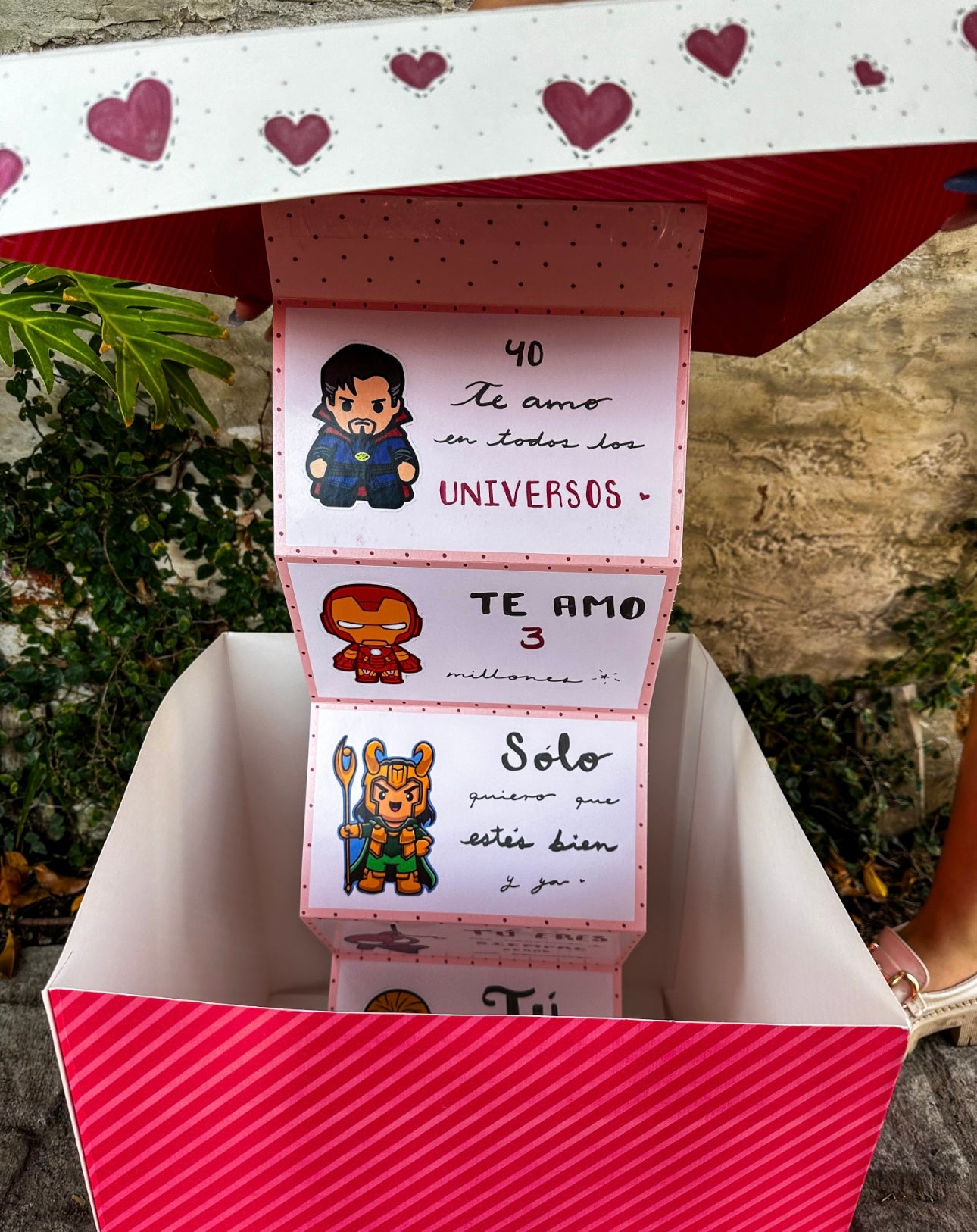 Caja Marvel personalizada con fotos